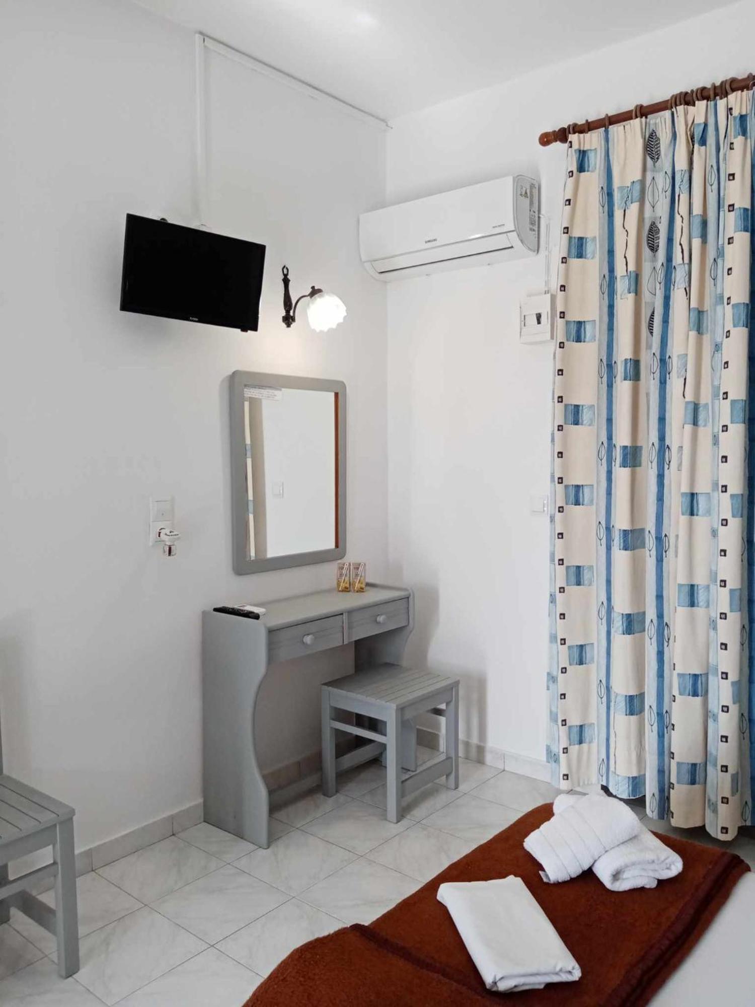 Dennis Apartments Kalamákion Zewnętrze zdjęcie