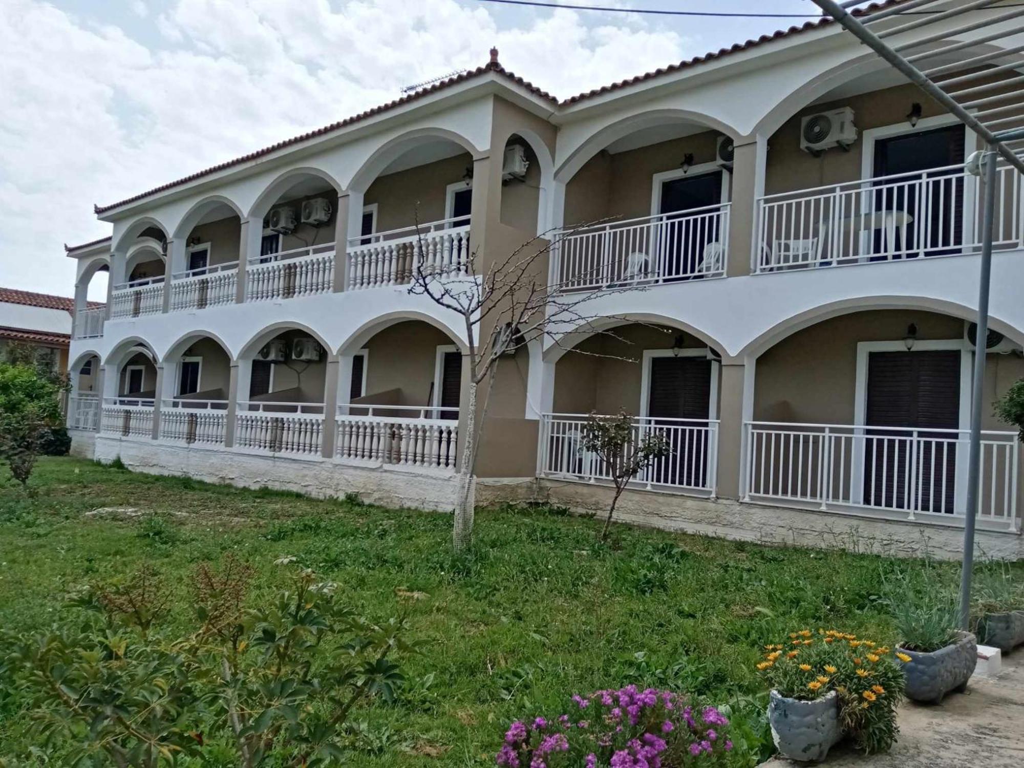 Dennis Apartments Kalamákion Zewnętrze zdjęcie